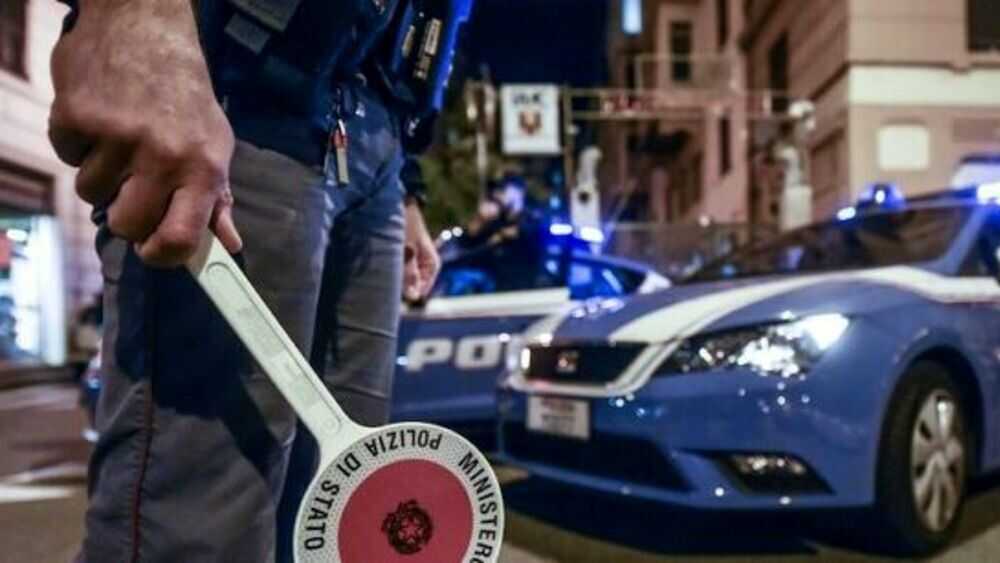 polizia volanti agenti-2