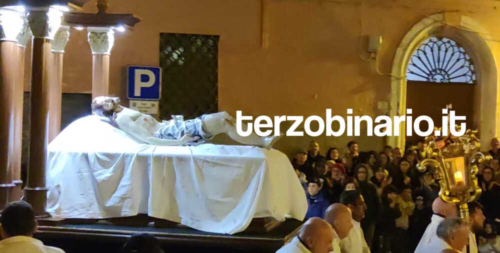processione civitavecchia 2024 statua cristo morto 1 processione civitavecchia 2024 statua cristo morto 1