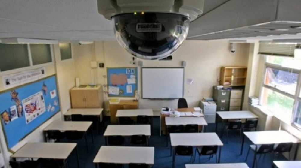 In consegna gli arredi per le scuole di Civitavecchia