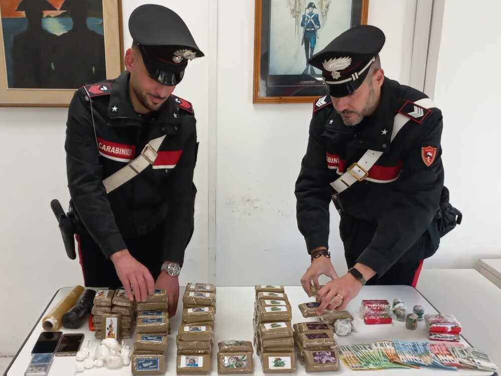 ANZIO – Oltre 11 kg di droga sequestrati dai Carabinieri ANZIO - Oltre 11 kg di droga sequestrati dai Carabinieri