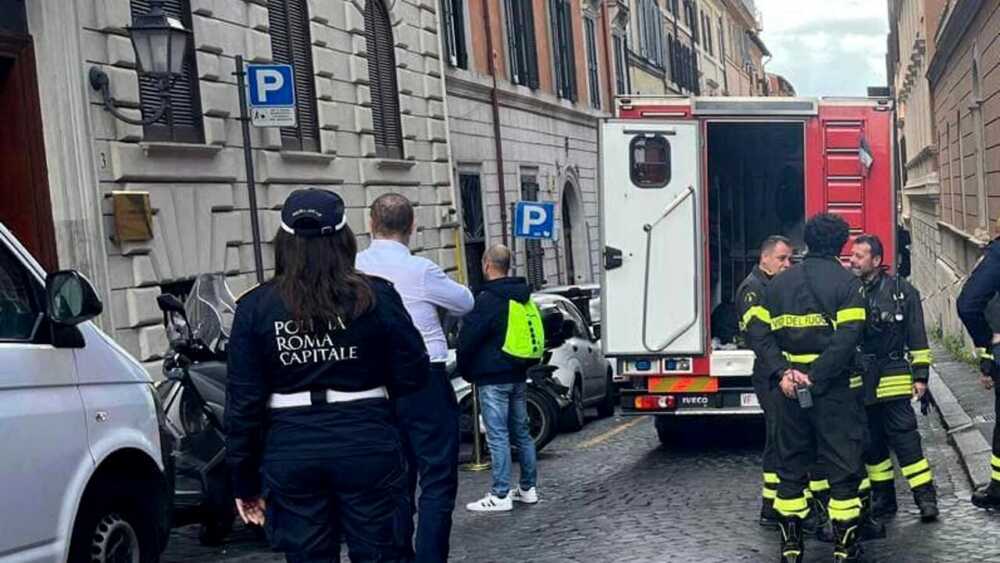 Evacuato un hotel in pieno centro a Roma: la situazione