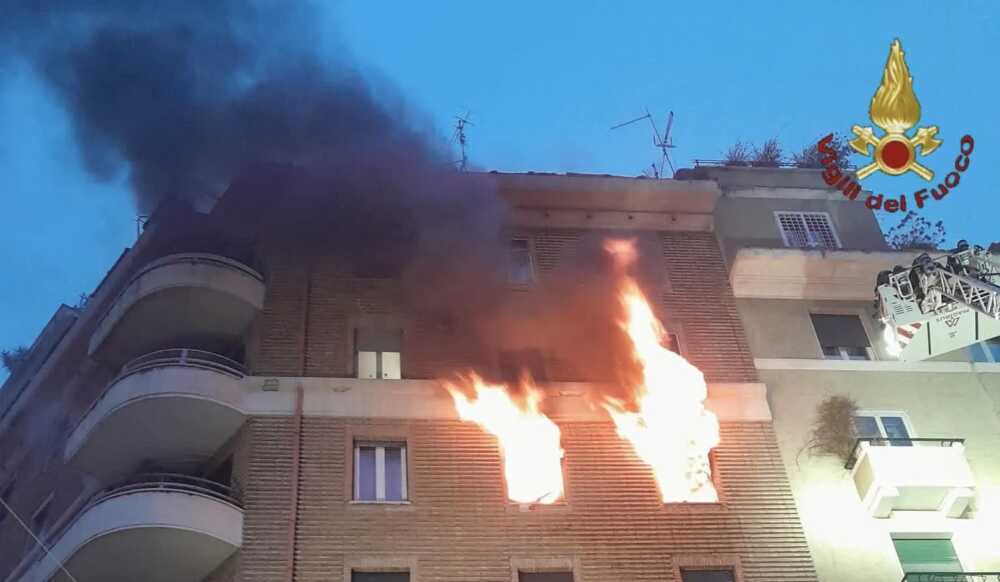 appartamento in fiammo carbonizzato