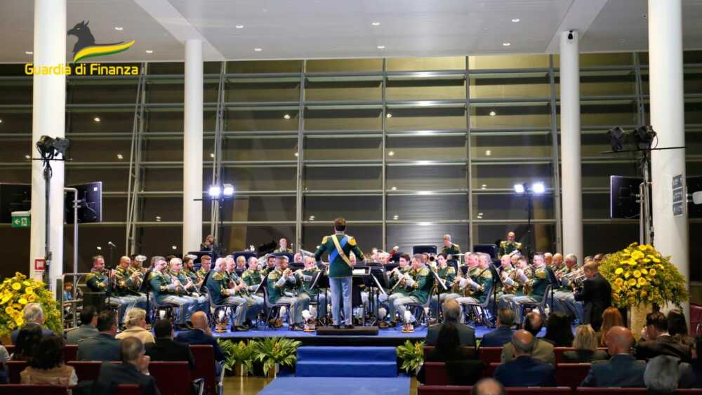 Concerto della Banda della Finanza a Civitavecchia per festeggiare il 250esimo delle Fiamme Gialle