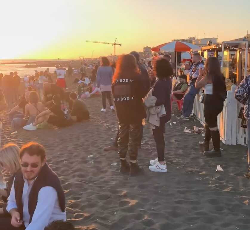 gente spiaggia ladispoli 1 gente spiaggia ladispoli