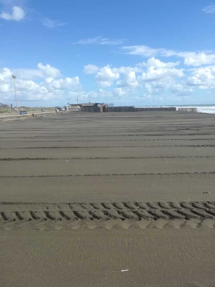 spiaggia di campo di mare pulita 1