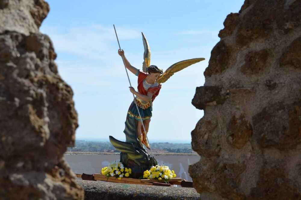 statua san michele arcangelo cerveteri santo patrono statua san michele arcangelo cerveteri santo patrono