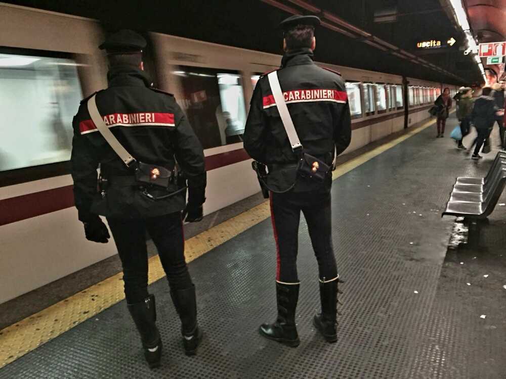 carabinieri metro roma
