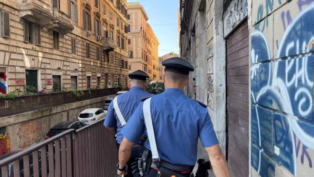 Controlli dei Carabinieri in zona Termini (4)