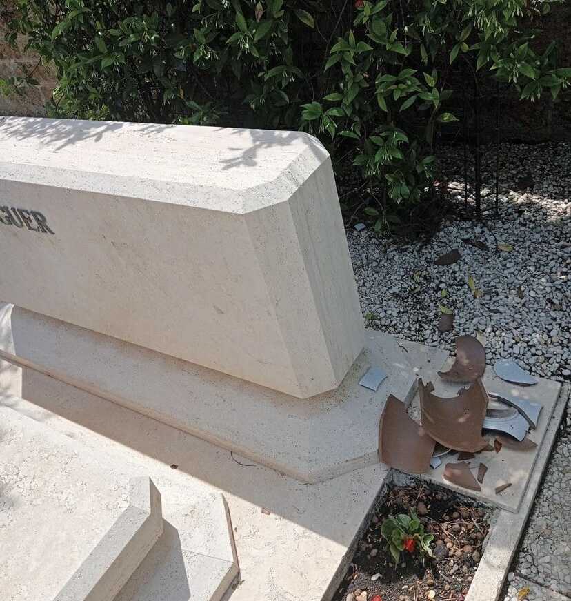 tomba enrico berlinguer tomba enrico berlinguer