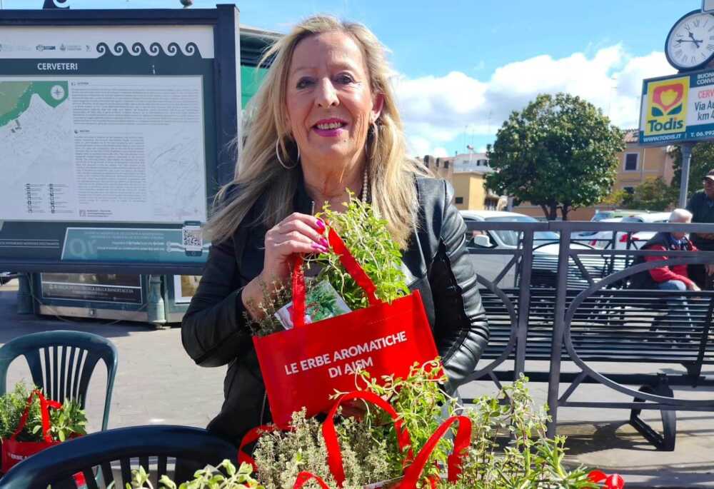 foto principale adele prosperi consigliera erbe aromatiche di aism