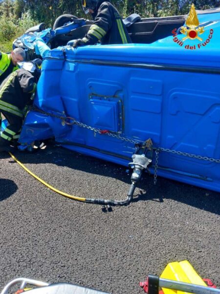 incidente a12 bus vvf vigili fuoco pompieri 2