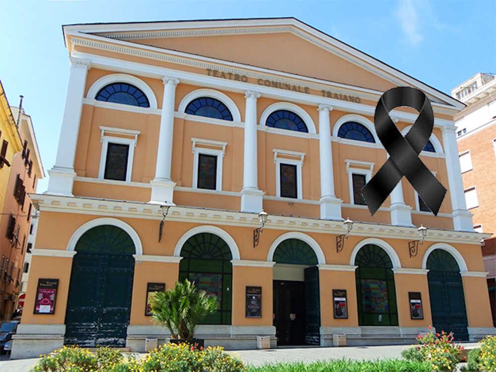 teatro_traiano lutto teatro_traiano lutto