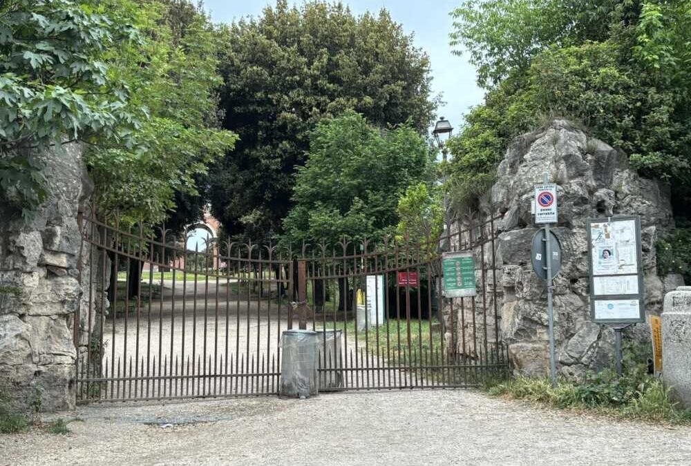 Parchi al “verde” il primo maggio: cancelli chiusi. Il Dipartimento Tutela Ambientale: “Possibili provvedimenti”
