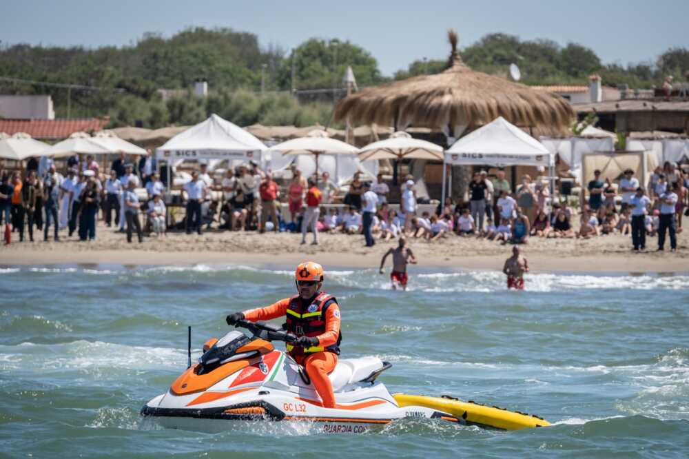 guardia costiera idromoto salvataggio moto d'acqua