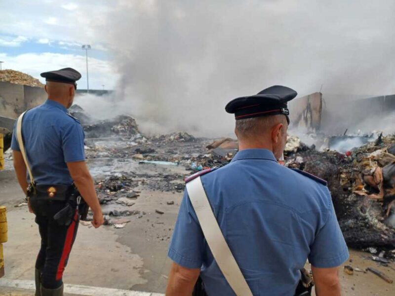 incendio rifiuti zona industriale civitavecchia carabinieri