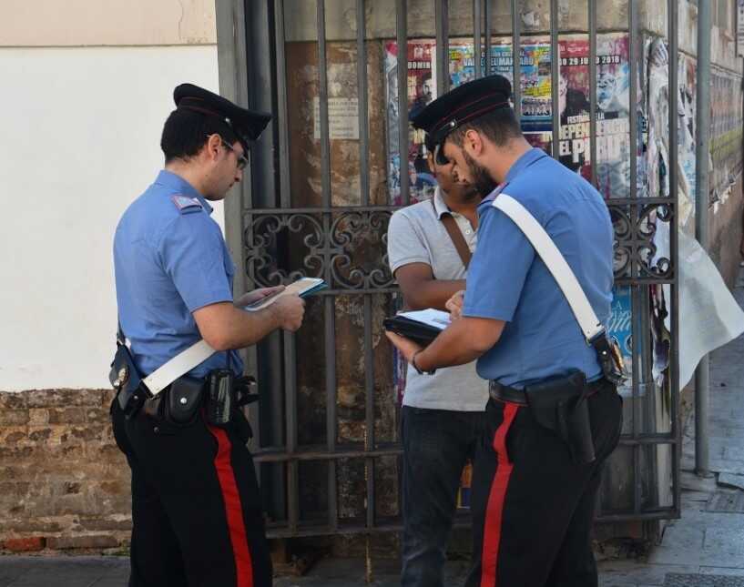 stranieri Controlli dei Carabinieri (1) stranieri Controlli dei Carabinieri (1)