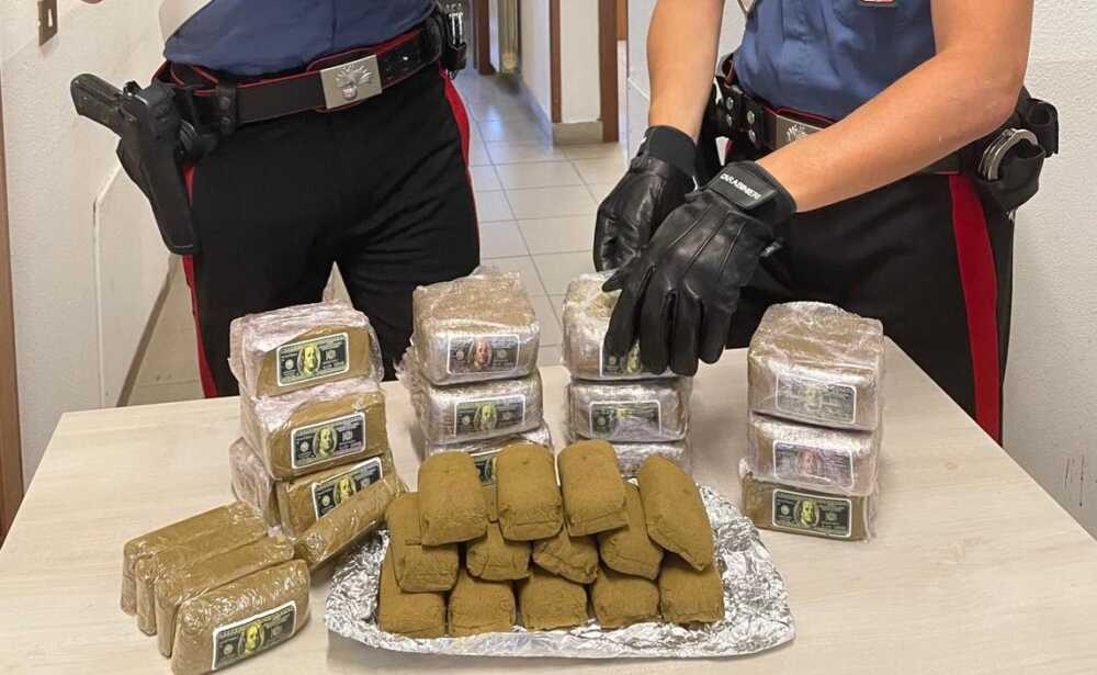 ANZIO – La droga sequestrata dai Carabinieri (2)