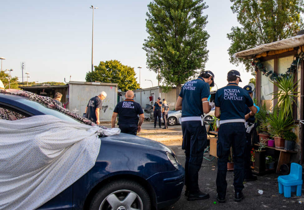 Bici rubata mentre visita paziente: ritrovata nel campo rom