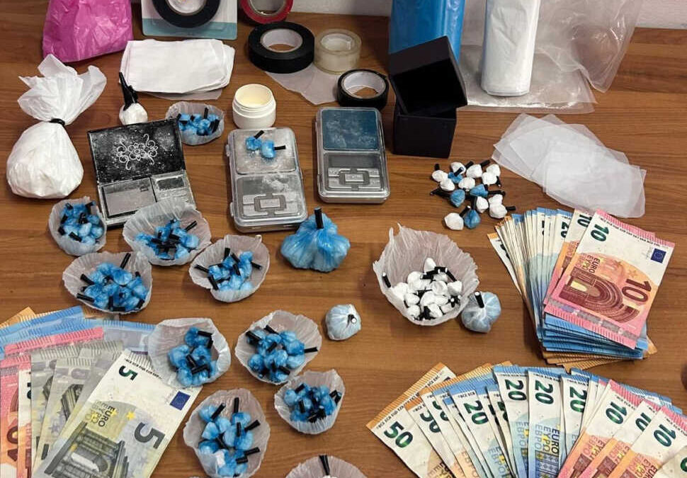 Spaccio a domicilio: consegne a casa dei clienti, guadagni conservati dal custode della droga