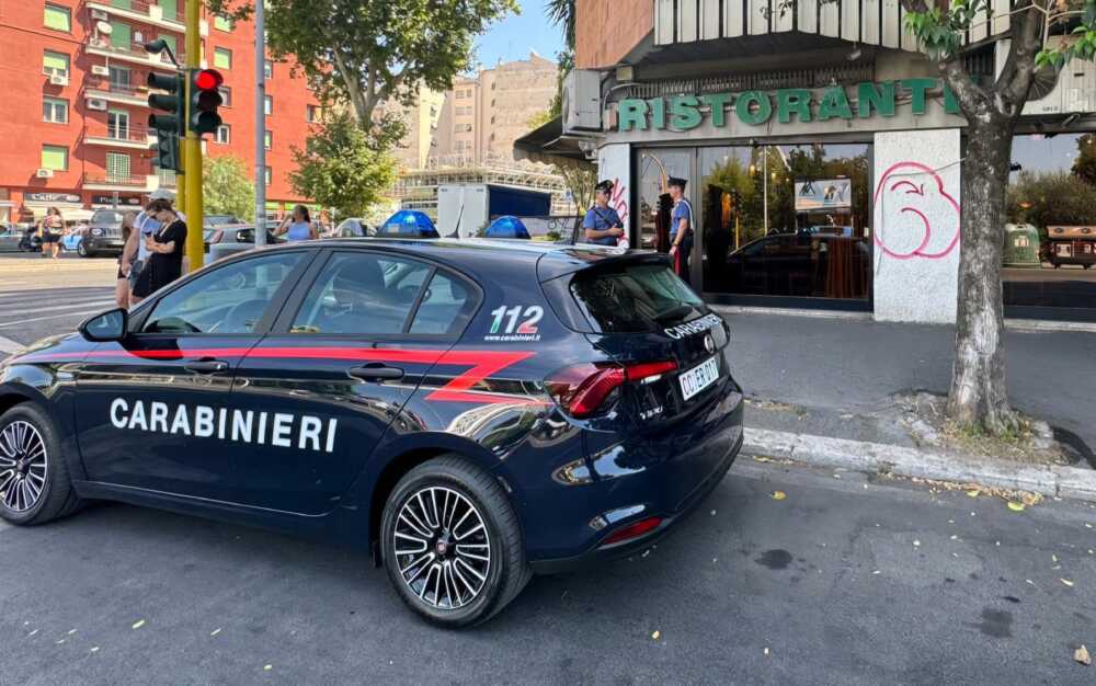 Mangiano “gratis” al ristorante: al momento del conto minacciano la titolare