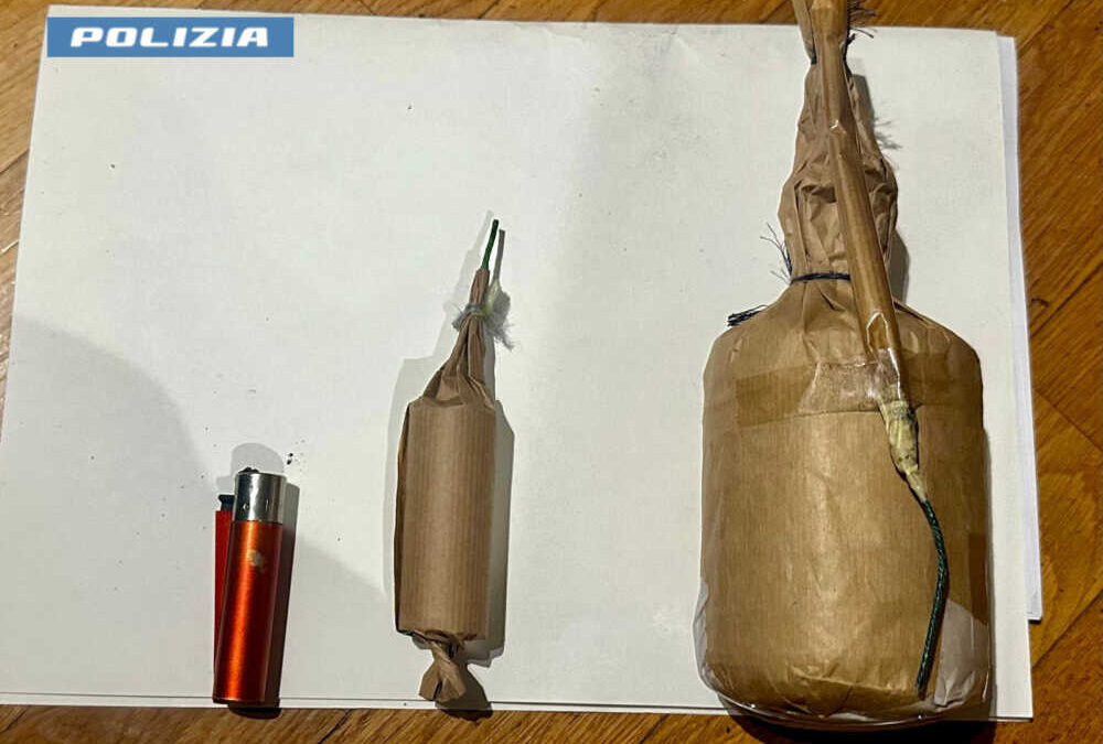 Bomba carta sul cofano dell’auto della ex, le minacce in chat: arrestato 32enne