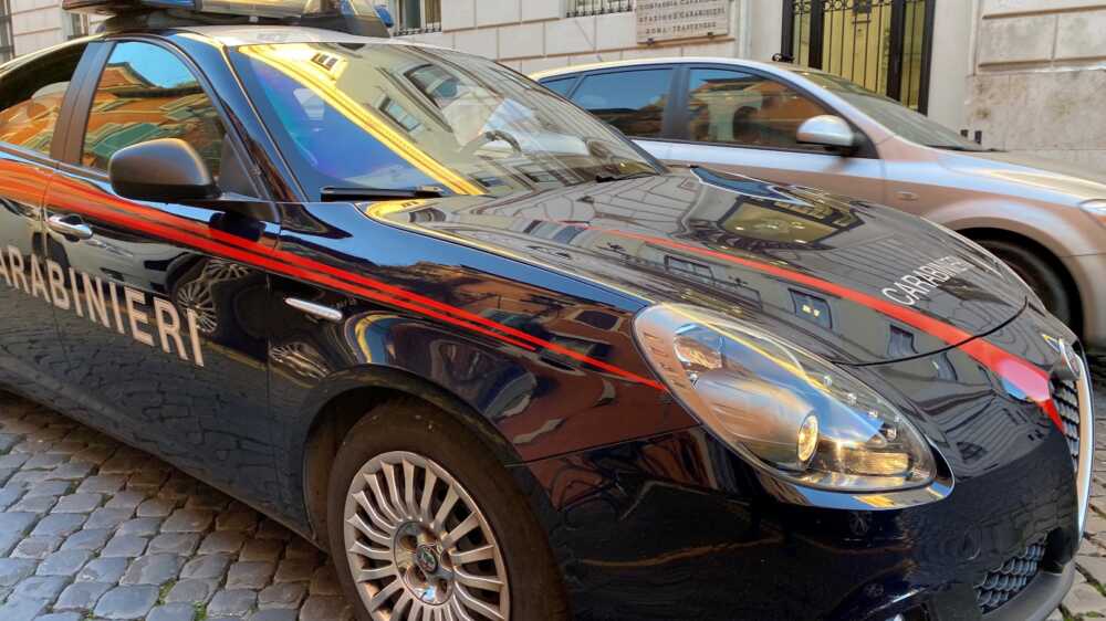 Pusher minorenne a Bastogi: in suo possesso anche una scacciacani