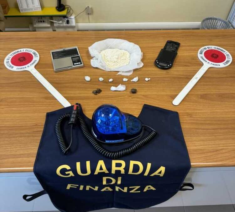 Beccati con oltre un etto di coca: la Finanza di Tarquinia arresta due albanesi