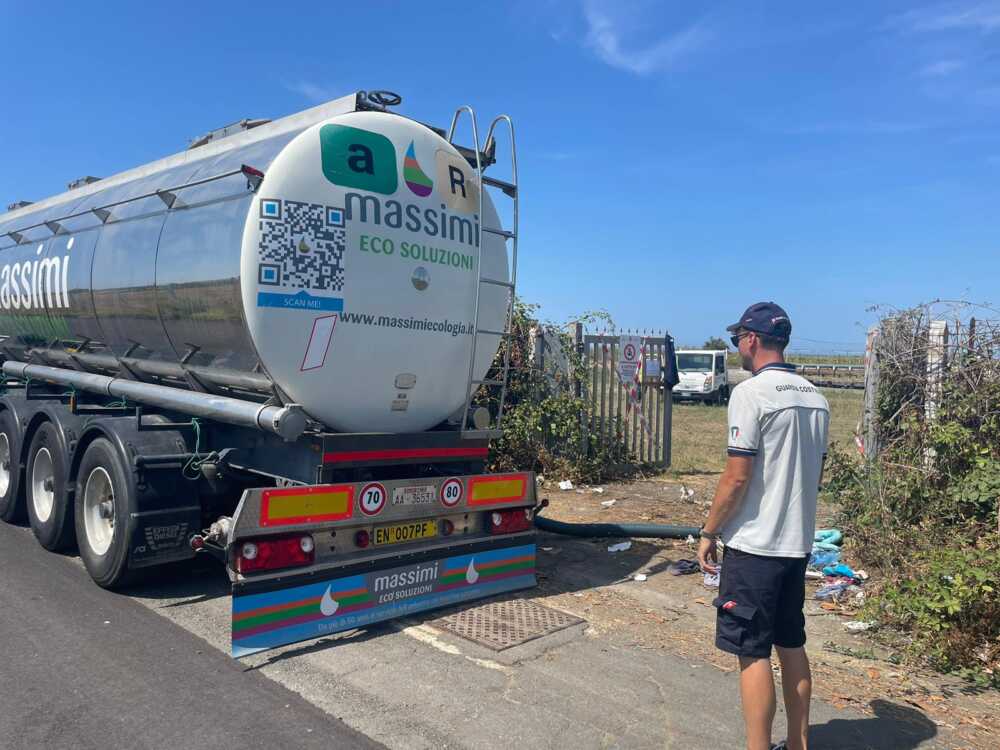 guardia costiera depuratore campo di mare sequestrato autospurgo 2 guardia costiera depuratore campo di mare sequestrato autospurgo 1