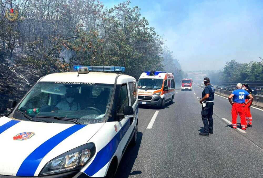 Auto a Gpl in fiamme sulla Pontina: conducente messo in sicurezza dalla Polizia locale