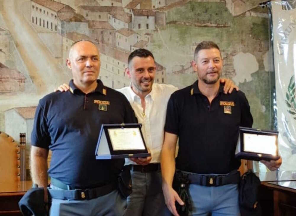 sgamma poliziotti allumiere sgamma poliziotti allumiere