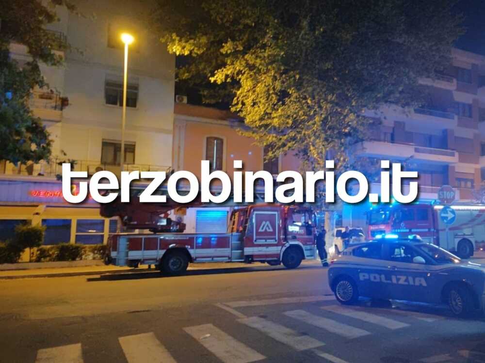 vvf vigili fuoco autoscala polizia civitavecchia 1 vvf vigili fuoco autoscala polizia civitavecchia 1