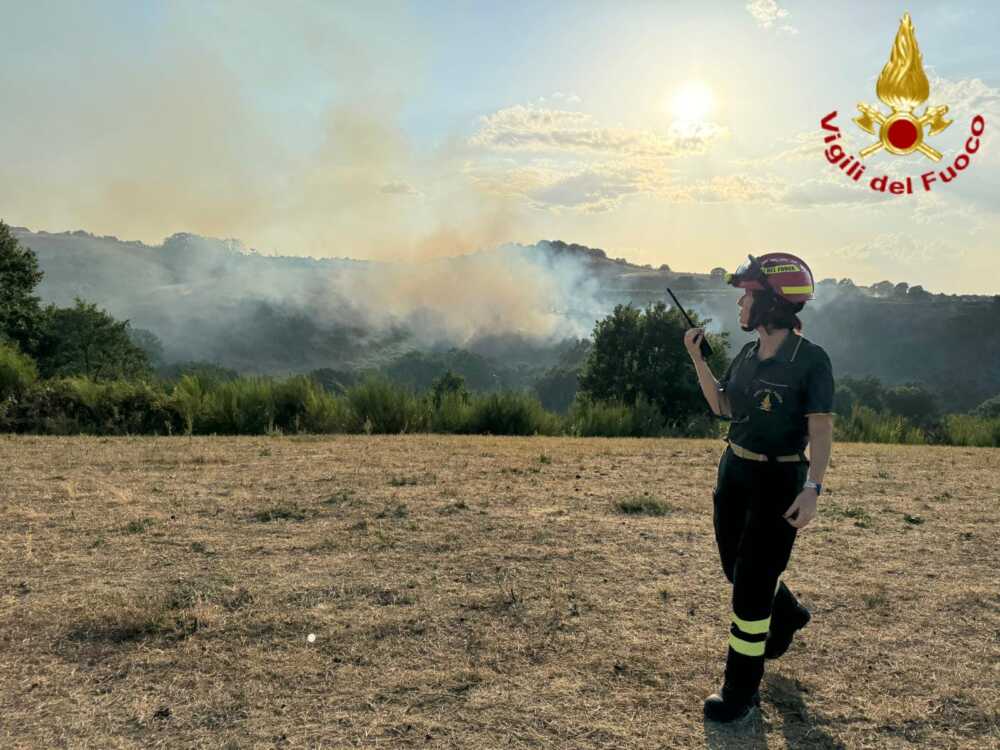 vvf vigili fuoco pompieri dos donna vvf vigili fuoco pompieri dos donna