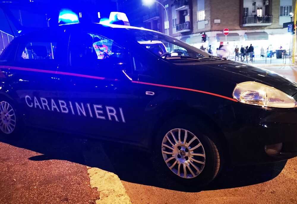 carabinieri notte roma posto di blocco intervento carabinieri notte roma posto di blocco intervento