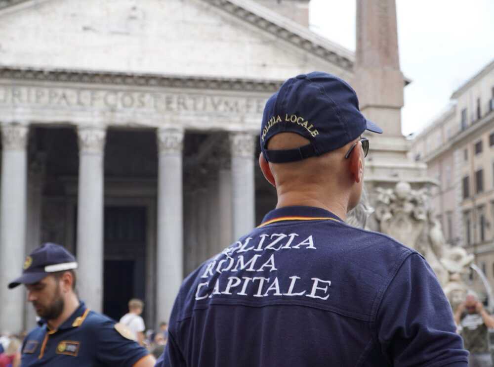 Agenti Pantheon municipale roma capitale