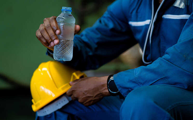 Come-prevenire-i-colpi-di-calore-sul-luogo-di-lavoro operai Come-prevenire-i-colpi-di-calore-sul-luogo-di-lavoro operai