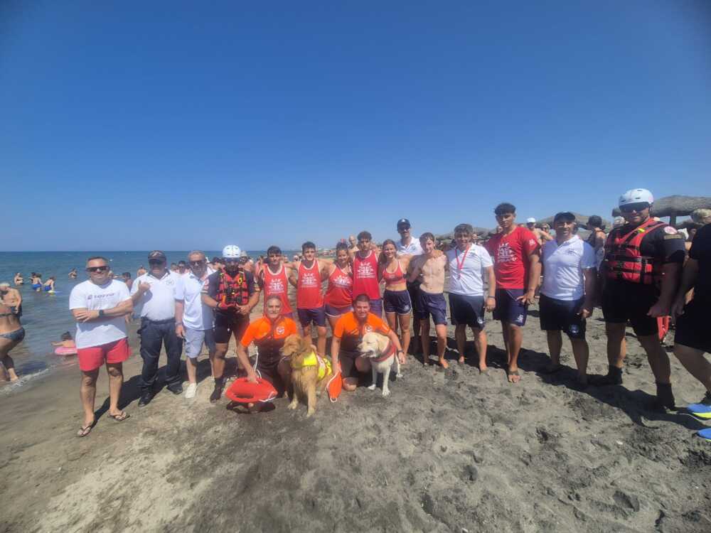 Esercitazione con i cani da salvataggio della SICS cagnoloni tarquinia