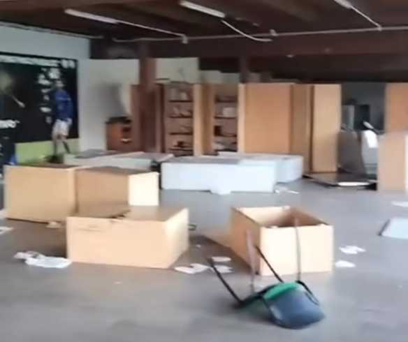 Atto vandalico al centro Don Pino Puglisi di Montespaccato, sala studio devastata