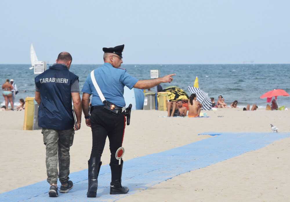 carabinieri spiaggia