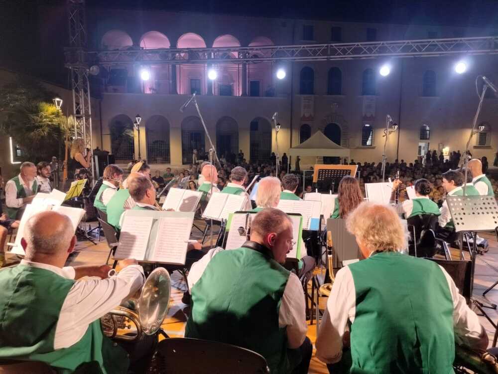 piazza Santa Maria Gruppo Bandistico Cerite diretto dal Maestro Augusto Travagliati estate caerite