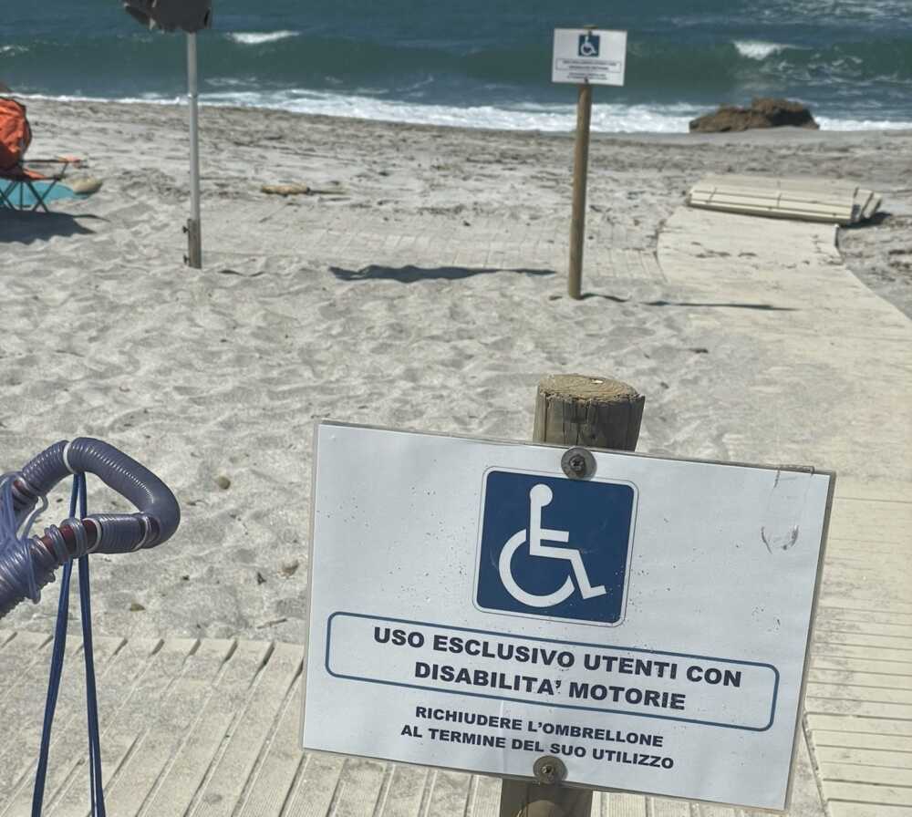spiaggia disabili attrezzata 11 spiaggia disabili attrezzata 22