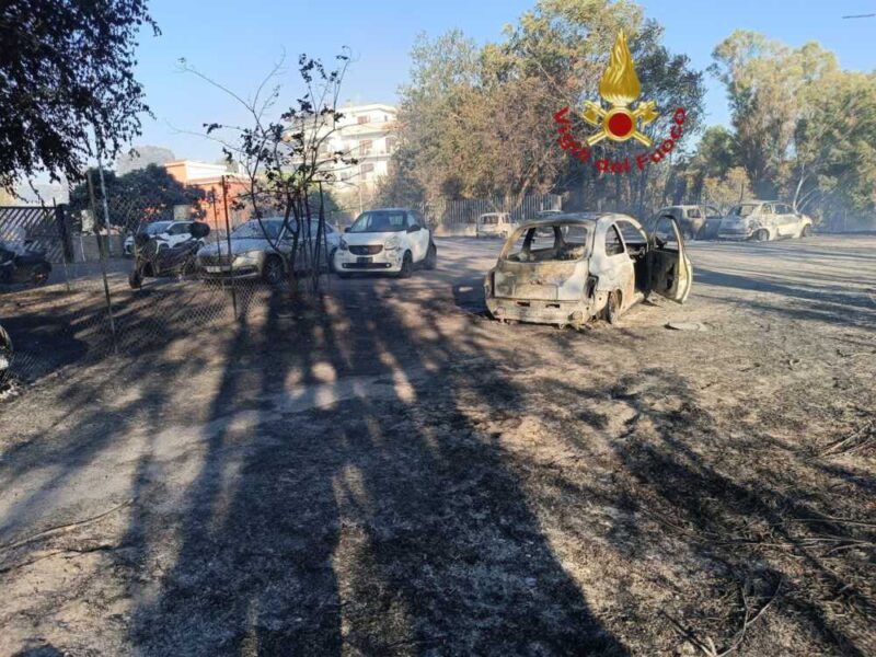 vvf vigili fuoco pompieri incendio hydromania pisana auto bruciate
