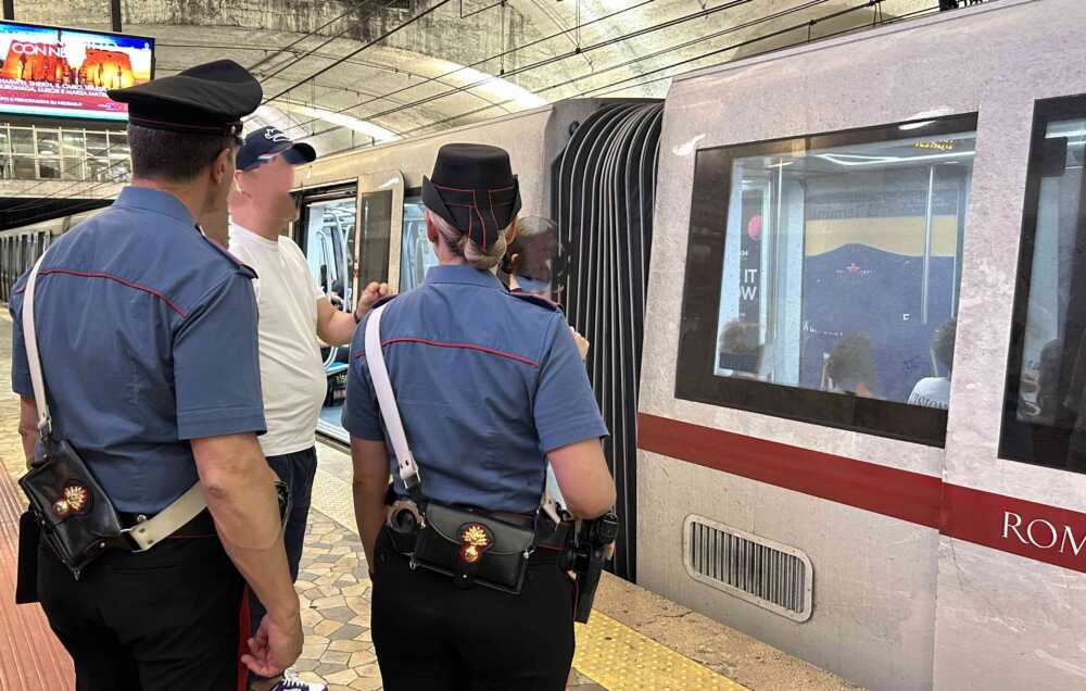 carabinieri metro a carabinieri metro a
