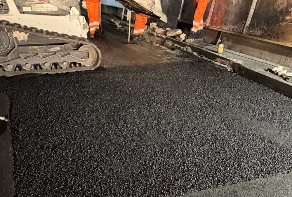 Nuovo asfalto in via dei Cipressi a Campo di Mare, saranno sostituite anche le alberature
