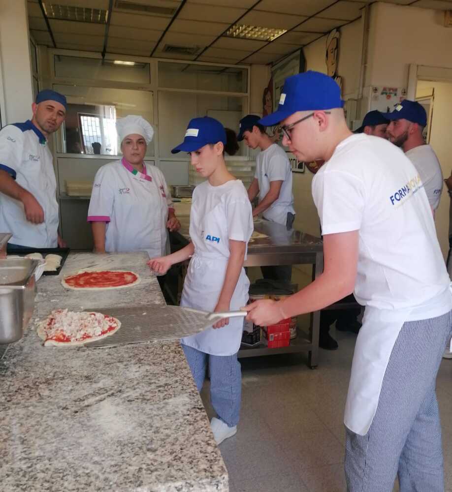 formagiovani conclusio in questi giorni il PCTO dell’Alberghiero Cappannari presso l’Associazione Pizzerie Italiane formagiovani conclusio in questi giorni il PCTO dell'Alberghiero Cappannari presso l'Associazione Pizzerie Italiane