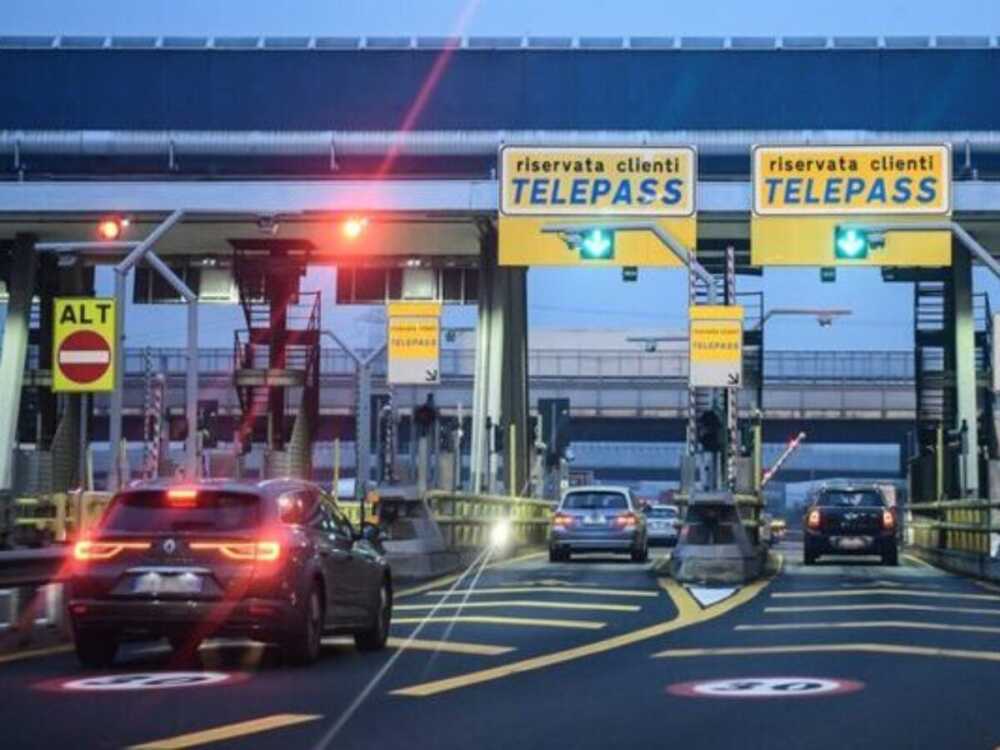 telepass barra autostrada alzata casello