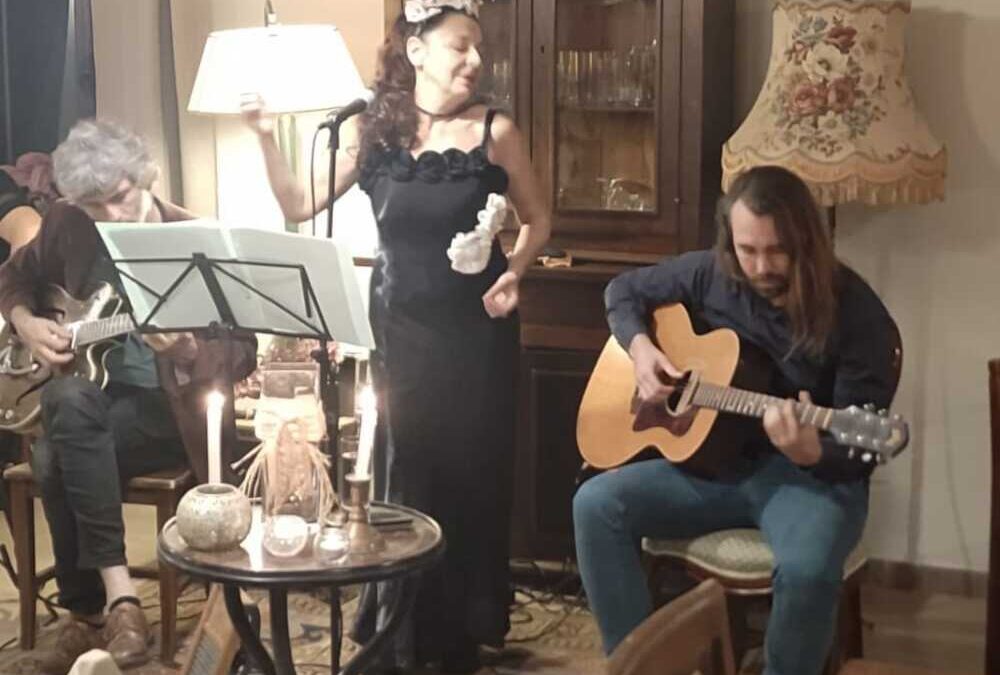 Musica e non solo a Bracciano, il “Daniela Barra Trio” protagonista di “Jazz in Salotto”