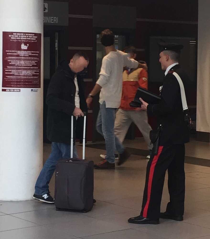 CP AEROPORTI - Controlli dei Carabinieri nello scalo di Fiumicino (1)