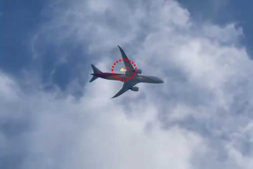 Fiamme dal motore dell’aereo cinese dopo il decollo da Fiumicino