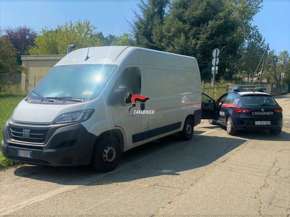 carabinieri furgone