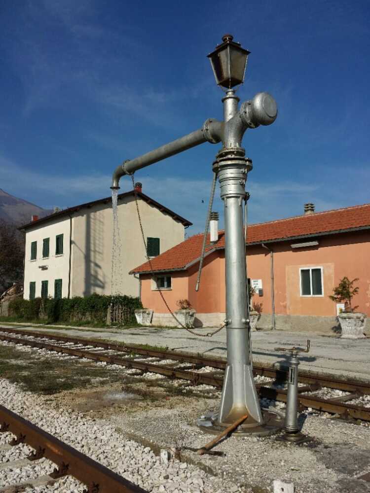 colonna idraulica rfi ferrovie idrico binari
